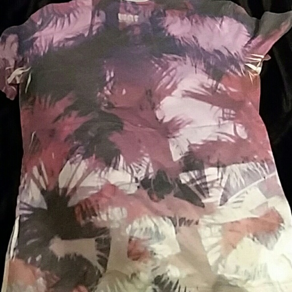 Tee - Picture 2 of 4